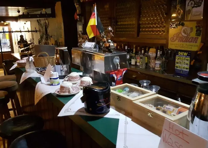 Black Bear Bikers Pub-Hotel
