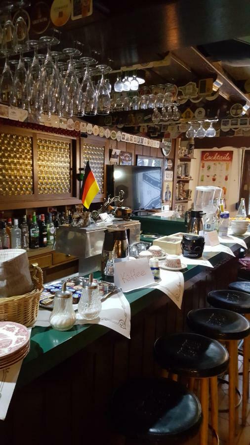 Black Bear Bikers Pub-hotel Inn